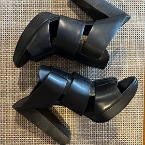 Vera Wang Black Leather Mule Sandals Size : 41,5